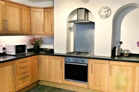 3 bedroom semi-detached house to rent, Commonside, Westbourne, PO10