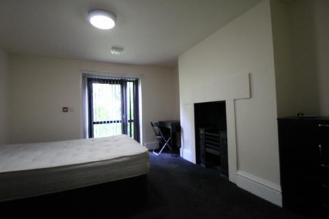 2 bedroom flat to rent - Apt 2, 3 Ribblesdale Place Preston PR1 3AF