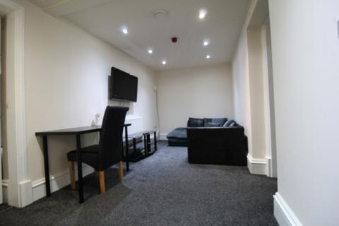 2 bedroom flat to rent, Apt 2, 3 Ribblesdale Place Preston PR1 3AF