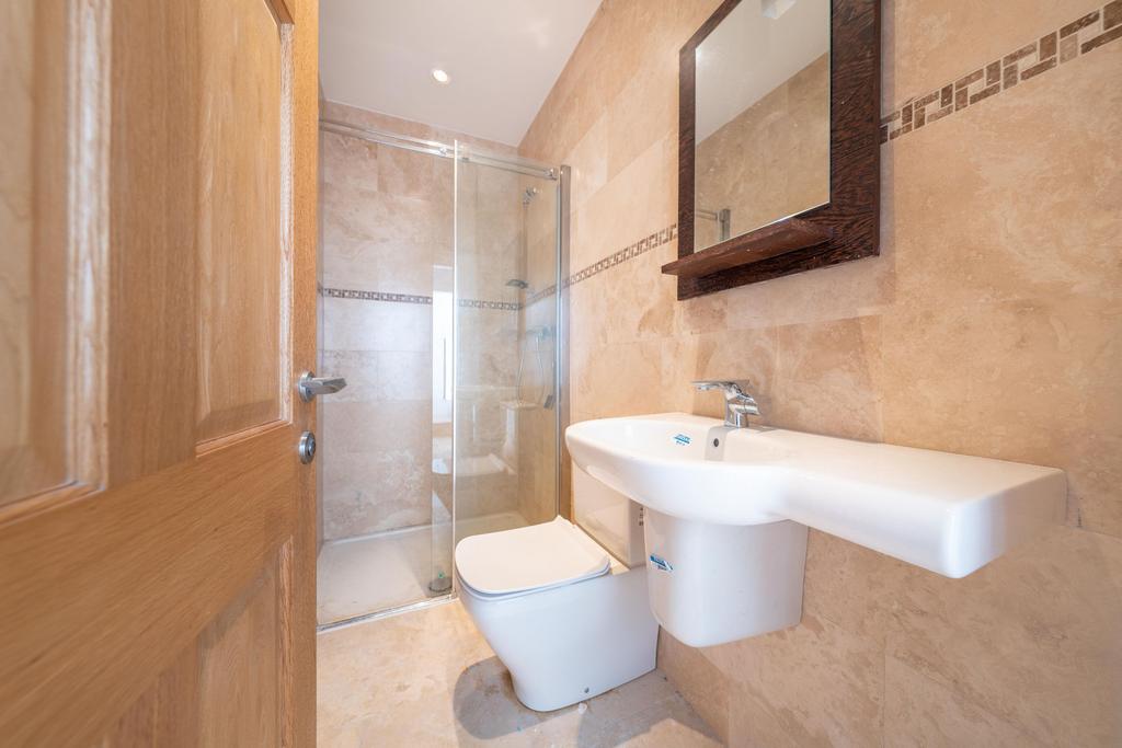 Apartment in Islington - View 5