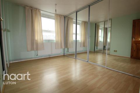 2 bedroom flat to rent, Kingsland Court, Luton