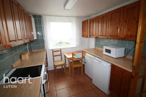 2 bedroom flat to rent, Kingsland Court, Luton