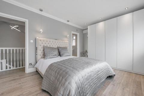 3 bedroom apartment to rent, Teignmouth Road, Willesden, NW2