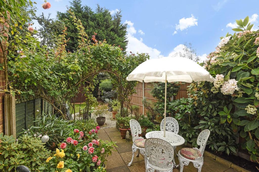 Ollerton Road, Bounds Green 2 bed terraced house £590,000
