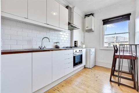 1 bedroom flat to rent, South Villas, Camden, London, NW1