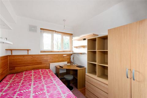 3 bedroom apartment to rent, Green Lanes, London, N4
