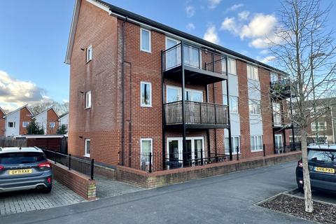 2 bedroom flat for sale, Plymouth Way, Haywards Heath, RH16