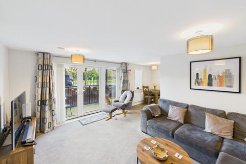 2 bedroom flat for sale, Plymouth Way, Haywards Heath, RH16