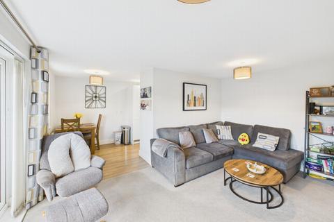 2 bedroom flat for sale, Plymouth Way, Haywards Heath, RH16