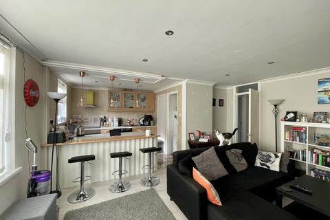 2 bedroom flat to rent, Ford Court, Beaulieu Road