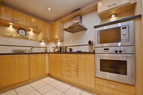2 bedroom flat to rent, Bournemouth