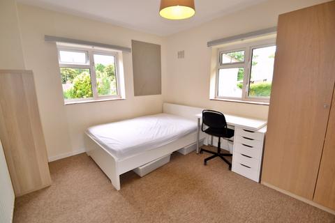 4 bedroom semi-detached house to rent, Stanmore