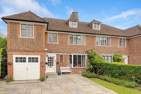 6 Milton Close, London, N2 0QH