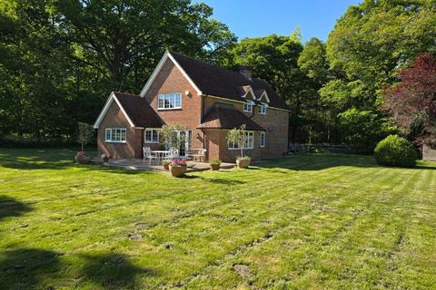 4 bedroom detached house to rent, Monk Sherborne, Hampshire