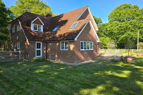 4 bedroom detached house to rent, Monk Sherborne, Hampshire