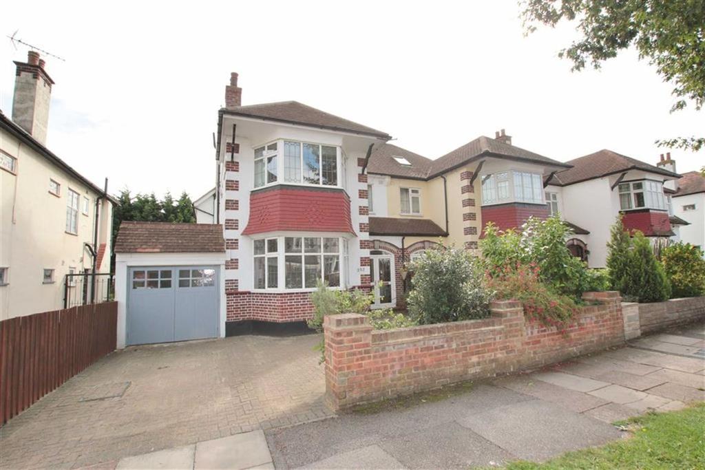 Western Road, LeighOnSea, Essex 6 bed semidetached house £775,000