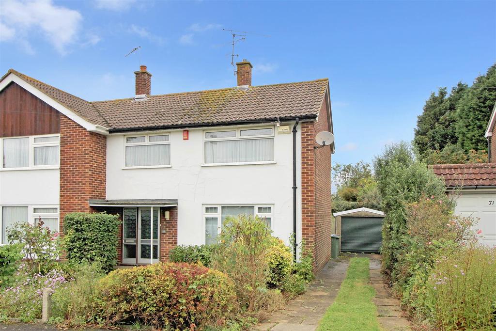 Farhalls Crescent, Horsham 3 bed semidetached house £350,000