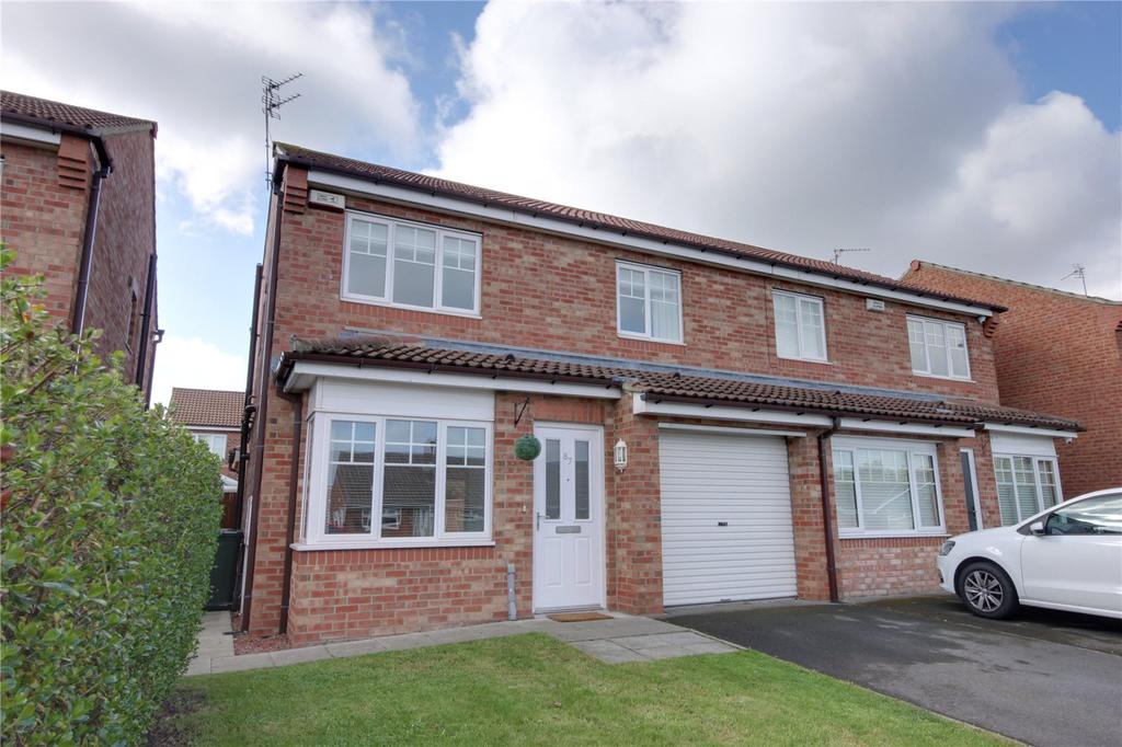 Hambleton Avenue, Redcar 3 bed semidetached house £750 pcm (£173 pw)