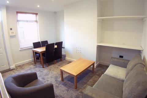 3 bedroom terraced house to rent, Harold Street, Leeds