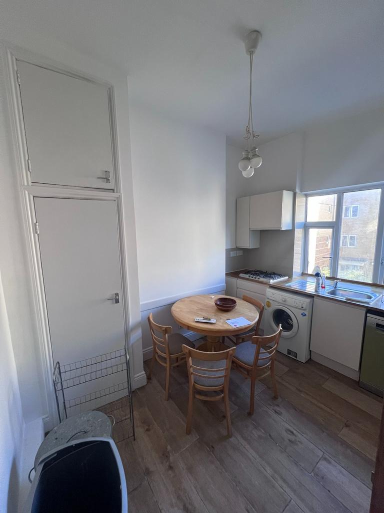 Apartment in London - View 5