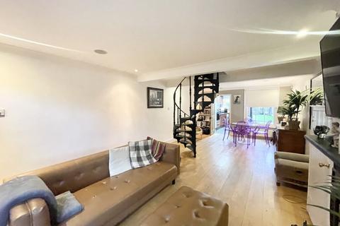 undefined, Woburn Avenue, Theydon Bois, CM16