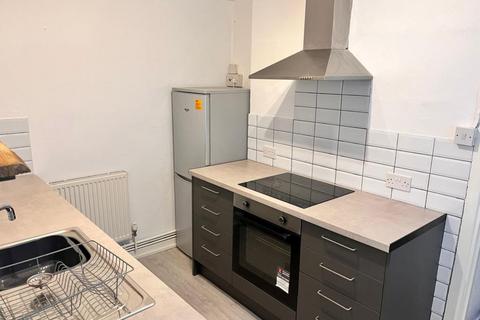 2 bedroom flat to rent, Ground Floor Flat, Pantygwydr Road, Uplands, Swansea. SA2 0JB