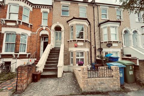 3 bedroom maisonette to rent, Copleston Road, London, SE15 4AG