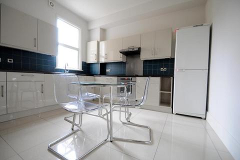 3 bedroom maisonette to rent, Copleston Road, London, SE15 4AG