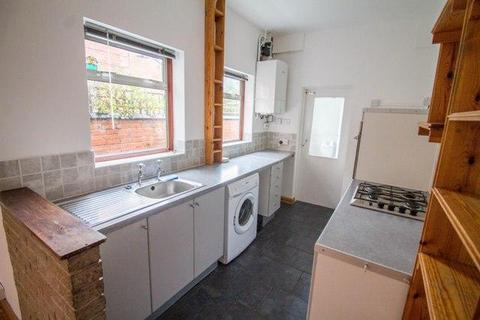 3 bedroom semi-detached house for sale - Russell Road, Forest Fields, Nottingham, NG7 6HA