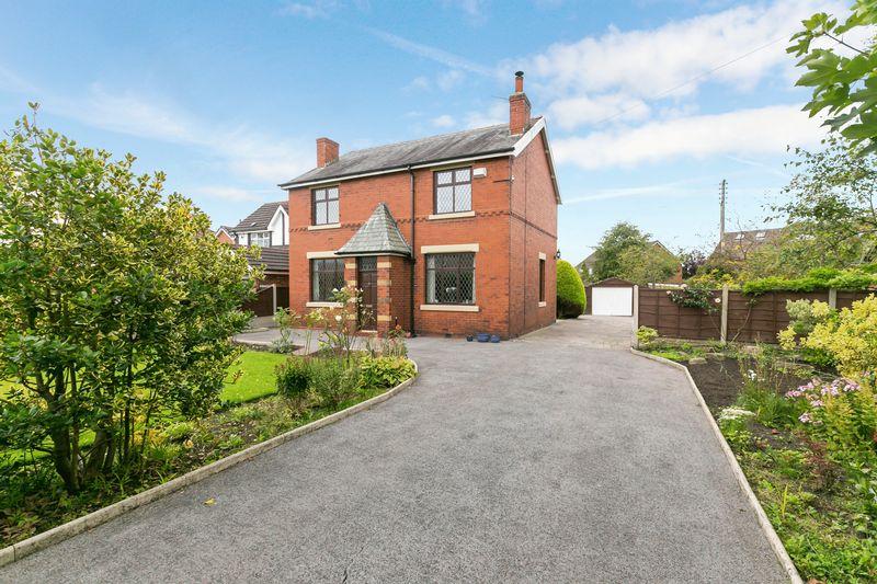 Wigan Road, Euxton, PR7 6JT 4 bed detached house £300,000