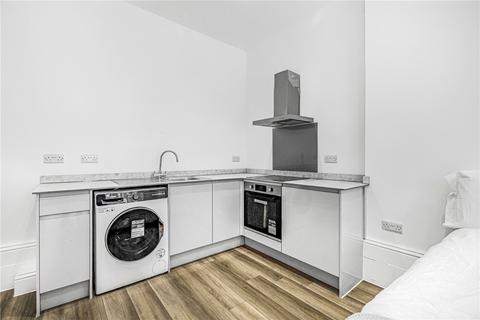 Studio to rent, Regent Square, London, WC1H