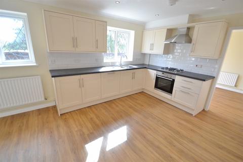 3 bedroom detached house to rent, Canford Heath