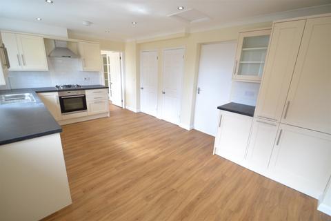 3 bedroom detached house to rent, Canford Heath