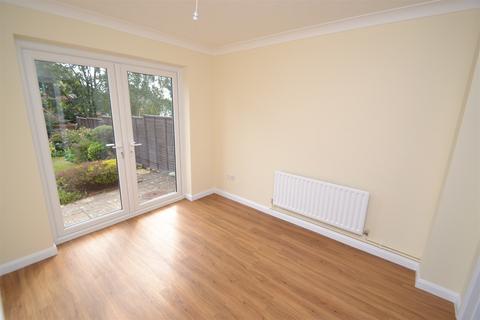 3 bedroom detached house to rent, Canford Heath