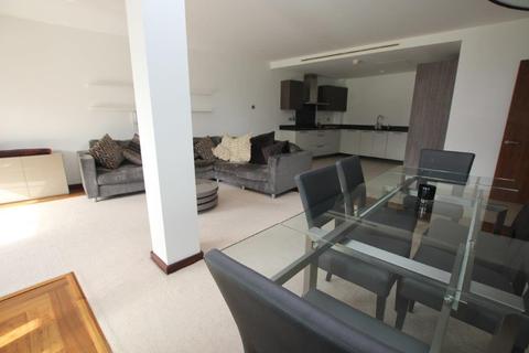 3 bedroom apartment to rent - HQ, Nuns Rd