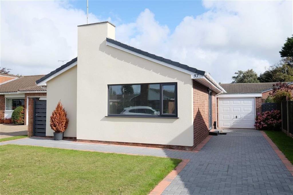 Hall Park Drive, Lytham 2 bed detached bungalow £299,950