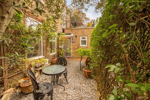 2 bedroom terraced house to rent, Rudall Crescent, Hampstead, London, NW3