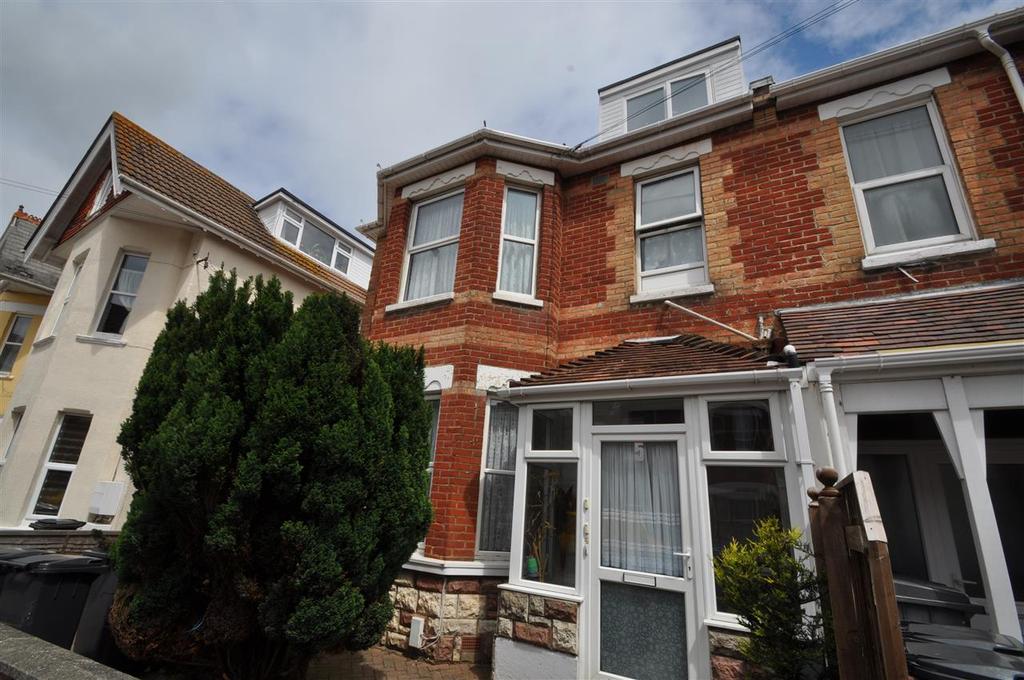 Studio £550 pcm (£127 pw)