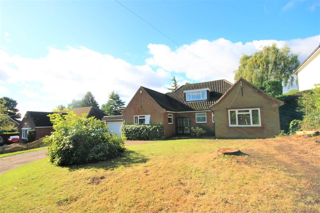 St Johns Hill, Shenstone, Staffordshire 5 bed detached house £1,250