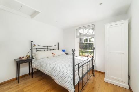 2 bedroom end of terrace house to rent, The Mount Square, Hampstead, London