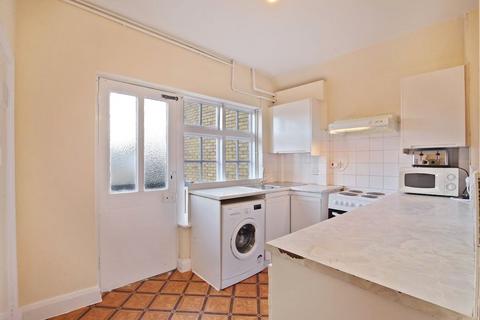 2 bedroom apartment to rent, Mile End Road, London, E1