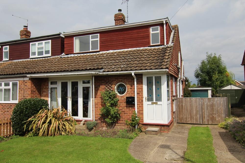 Melrose Gardens, Arborfield, Berkshire, RG2 9PZ 3 bed semidetached