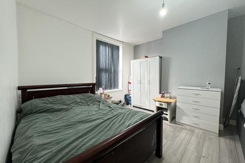 3 bedroom terraced house to rent, Ashton Grove, Leeds, West Yorkshire, LS8