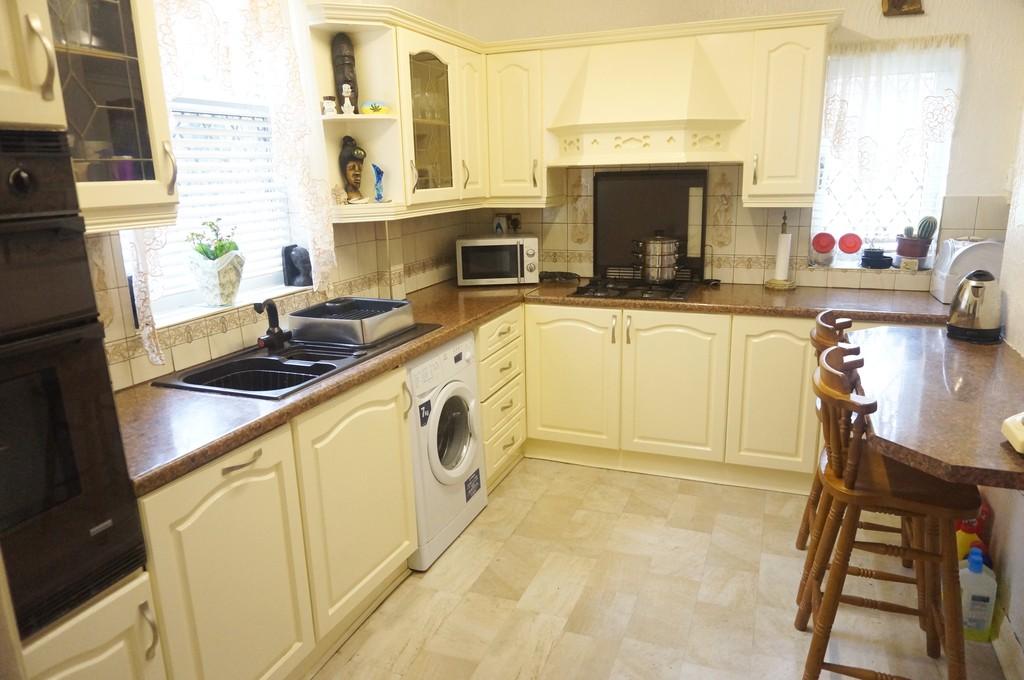 Fitted kitchen