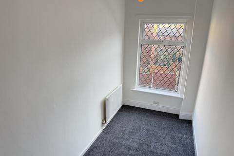 2 bedroom terraced house to rent, Rowley Street, Ashton - Under - Lyne