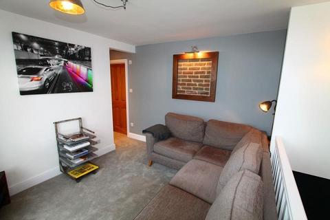 1 bedroom house to rent, Waterhouse Mews, Park Terrace East, Horsham, RH13