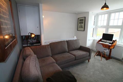 1 bedroom house to rent, Waterhouse Mews, Park Terrace East, Horsham, RH13