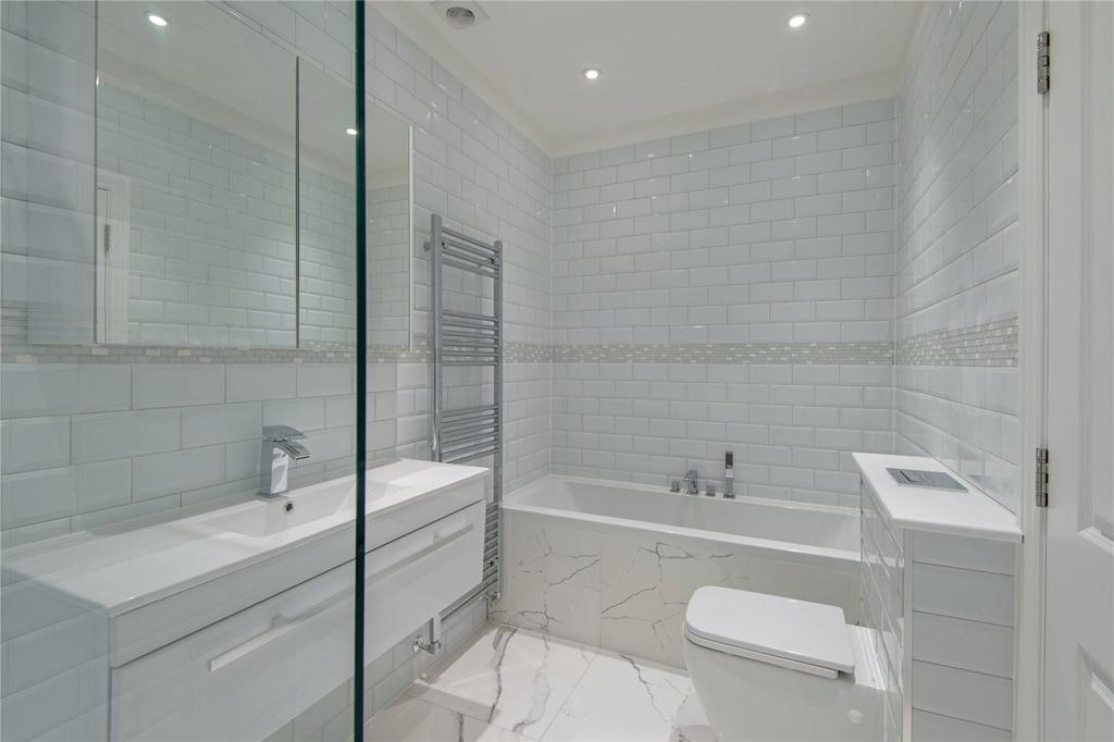 Apartment in London - View 5