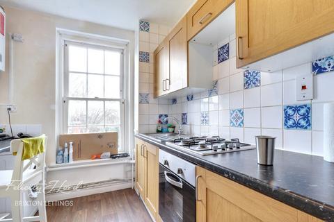 2 bedroom flat to rent, Ferndale Road, London