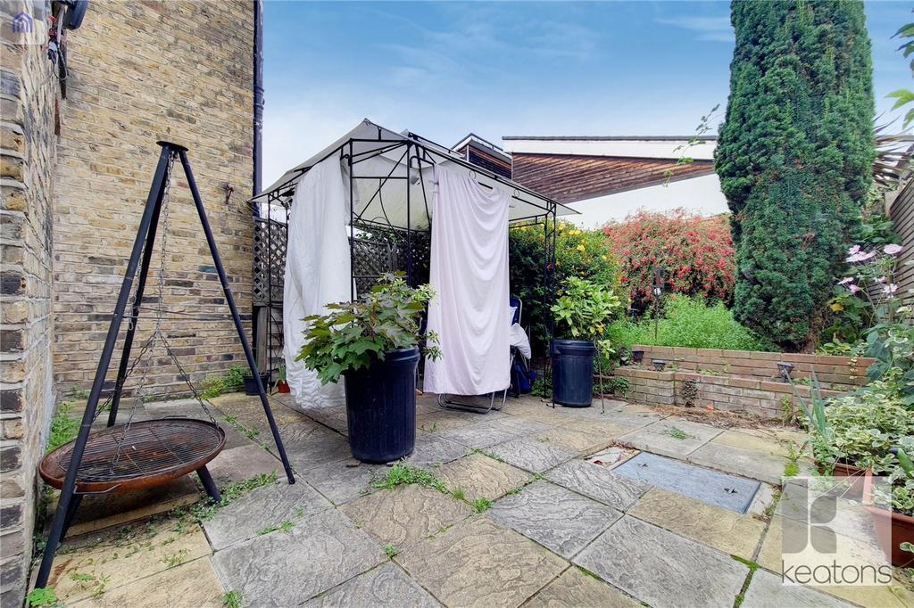 Trundleys Road, Deptford, London, SE8 4 bed terraced house £2,500 pcm